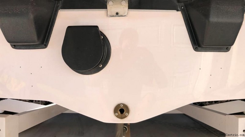 Review e instalación Lumitec SeaBlazeX2: luces sumergibles LED para barco