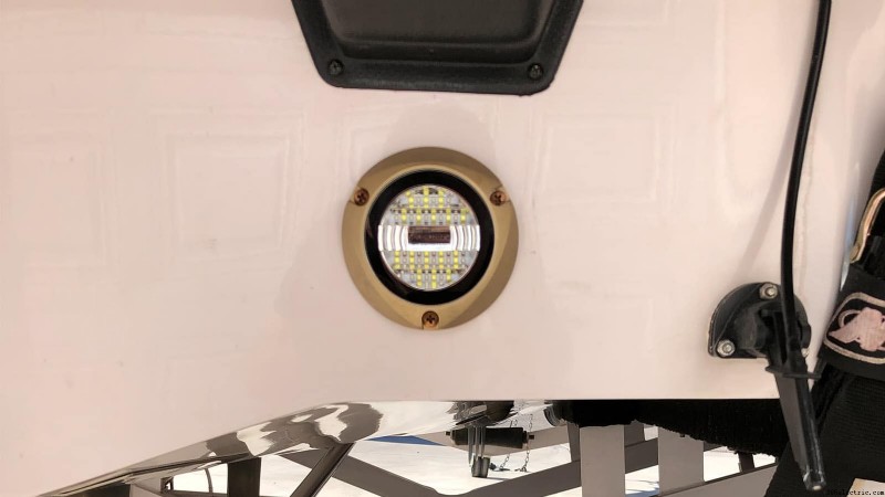 Review e instalación Lumitec SeaBlazeX2: luces sumergibles LED para barco