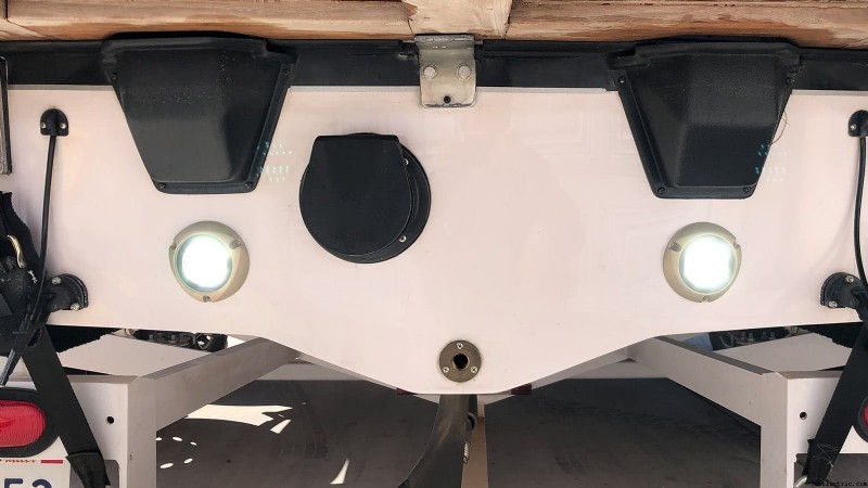 Review e instalación Lumitec SeaBlazeX2: luces sumergibles LED para barco