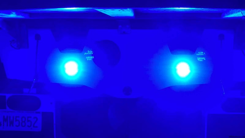 Review e instalación Lumitec SeaBlazeX2: luces sumergibles LED para barco